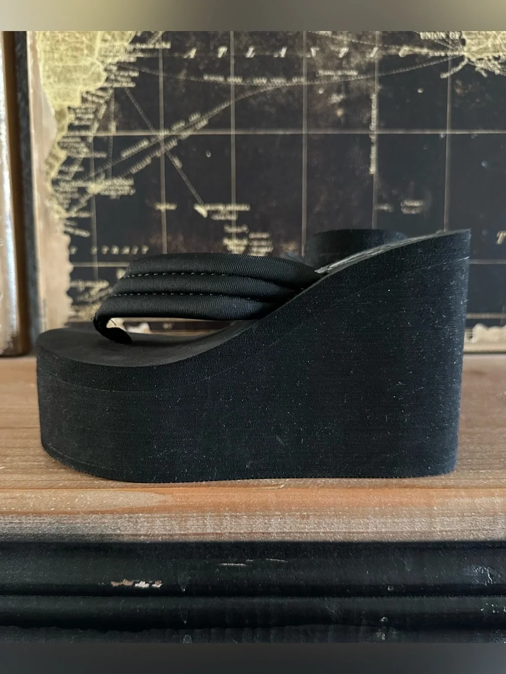 NWOT Platform Flip Flops